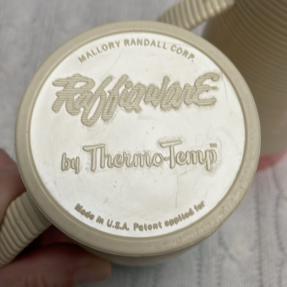 VTG Raffiaware plastic mugs. Thermo-Temp Mallory Randall Corp coral aqua handles - Picture 5 of 7